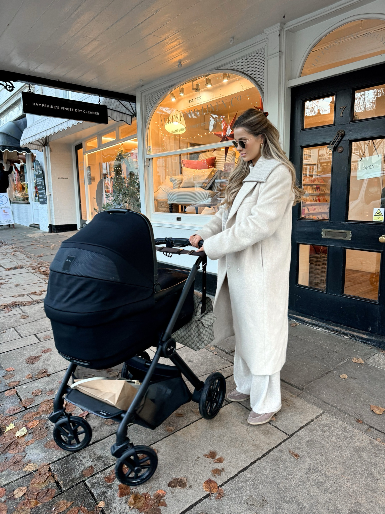 Out and about with my baby🤍 OOTD

#LTKeurope #LTKbaby #LTKmaternity