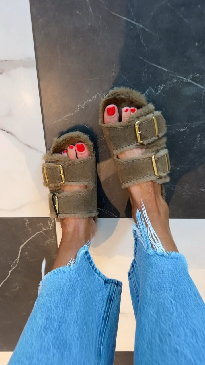 These fuzzy sandals from Zara 😍😍😍