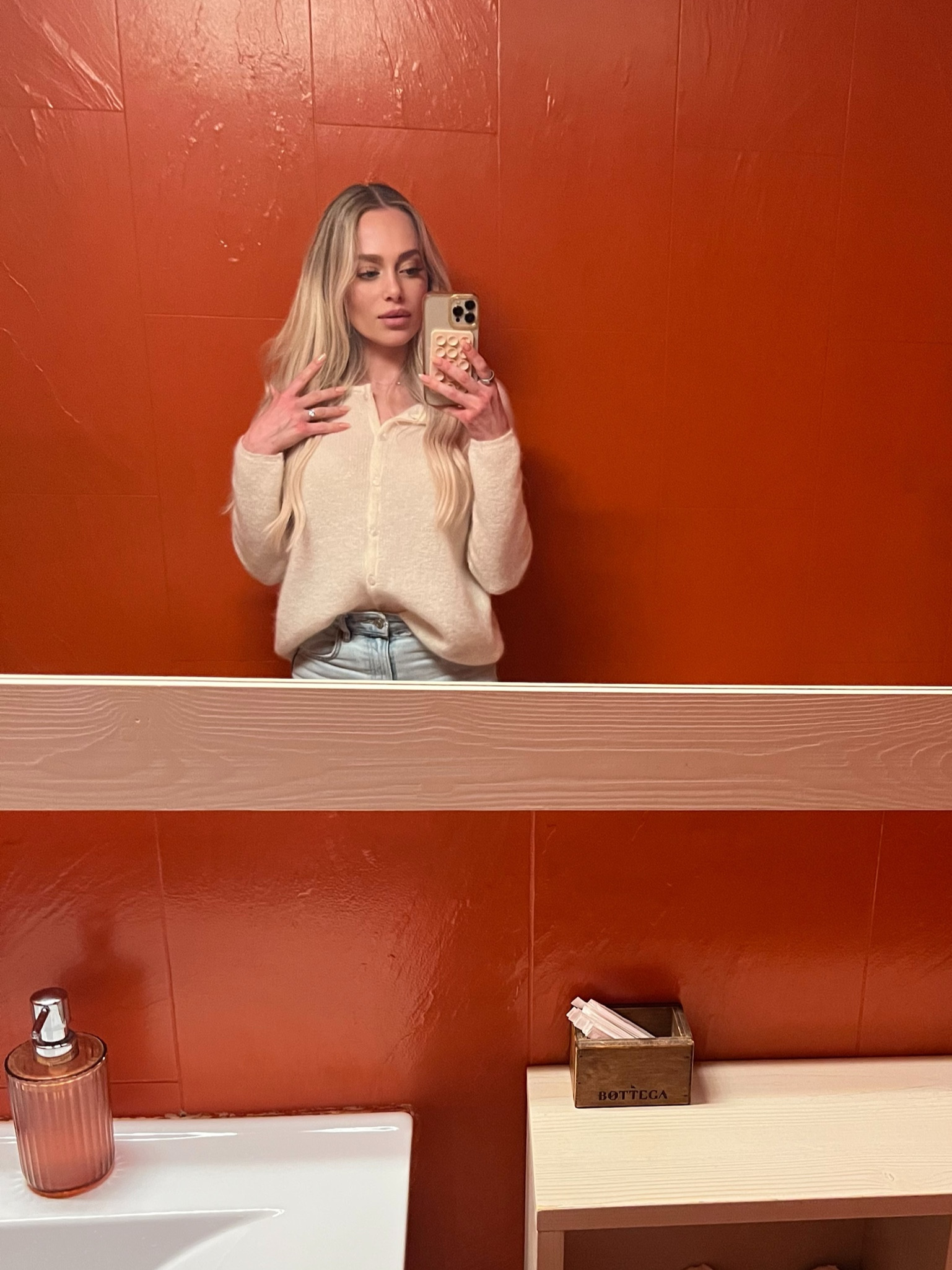 Comfy sweater

#LTKeurope #LTKdatenight #LTKfrance