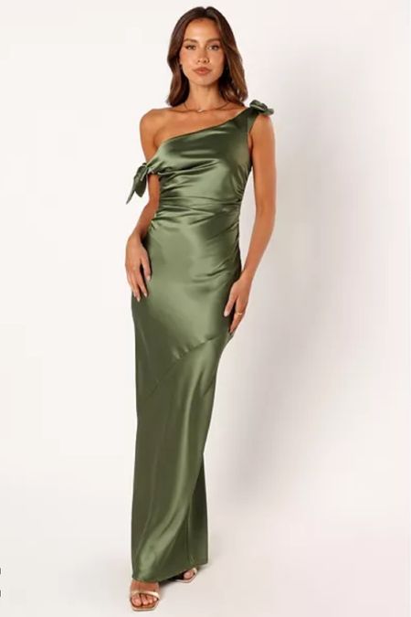 cutie 🫒 green elegant maxi dress 

#LTKwedding #LTKstyletip #LTKbeauty