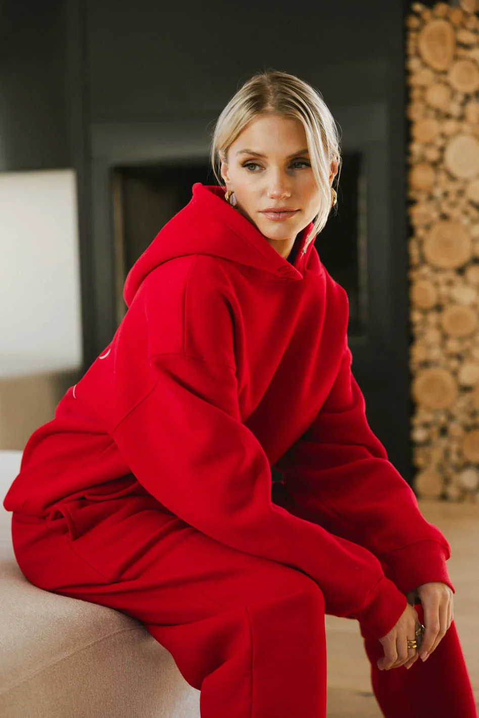 Do Not Disturb Sweatshirt in Red | Böhme US