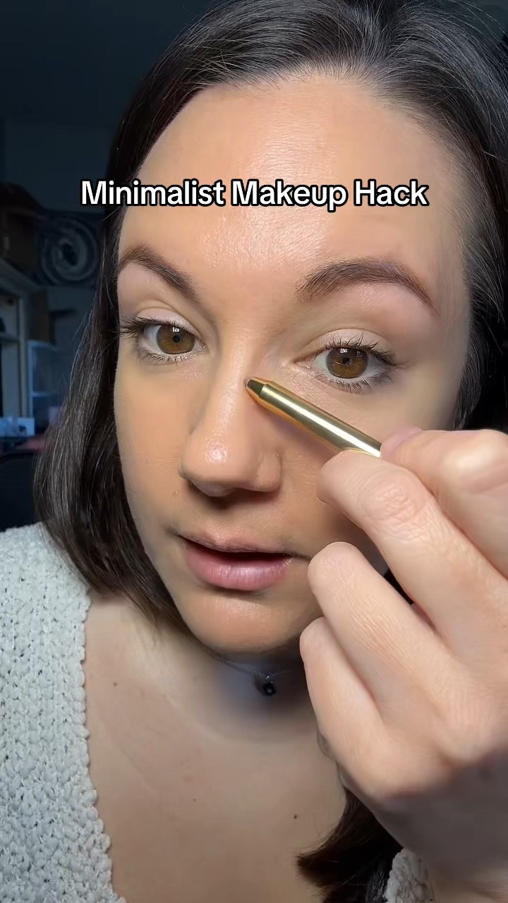 Minimalist makeup hack using the Merit Beauty BeSpoke Duo.



#LTKOver40 #LTKBeauty #LTKmorningroutine