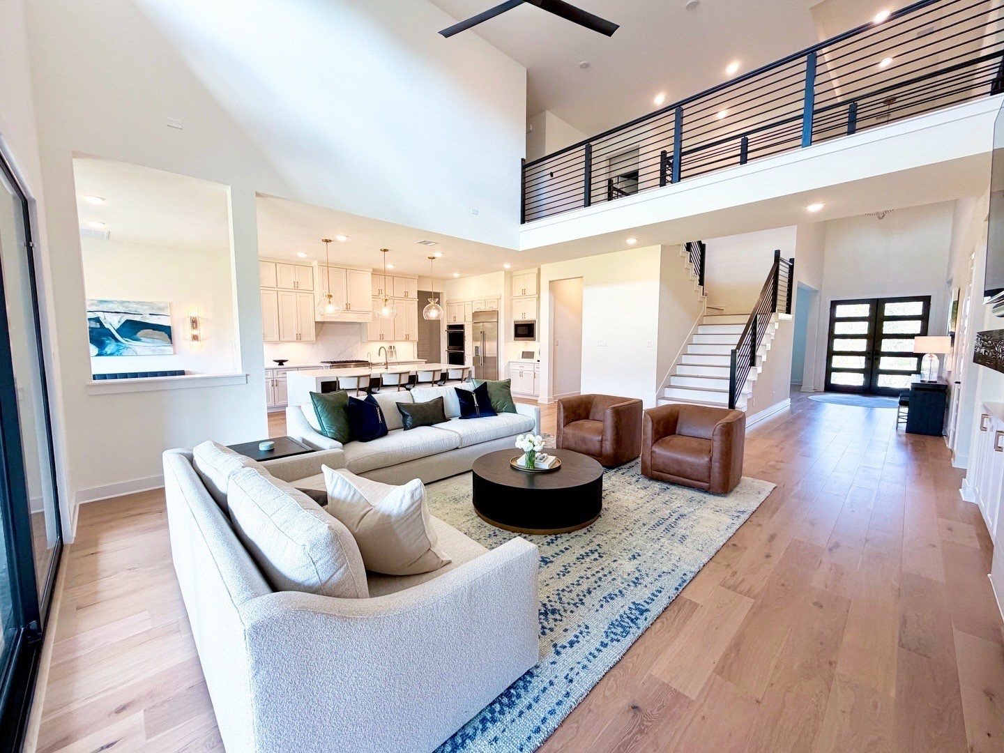 #livingroom #modernhome #minimalist #modernglam #texashome 

#LTKHome