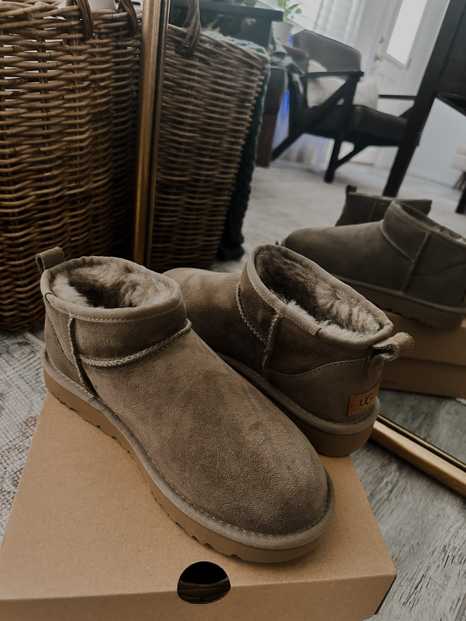 I literally couldn’t resist these classic ultra mini uggs! I got them in the color Antilope 🤎 - I know, I know, I live in Florida but they’re perfect for our upcoming family Colorado trip this Thanksgiving 🏔️ 

#LTKHoliday #LTKStyleTip #LTKGiftGuide