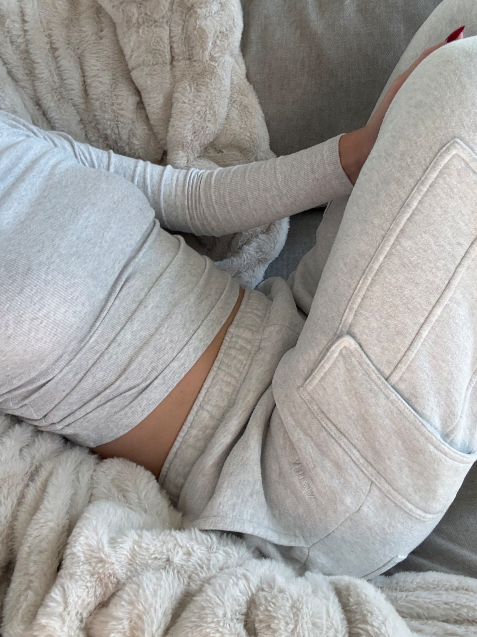 Sweat fleece mega cargo sweatpants 
Matching set 
Cozy sweatpants 
Cold weather 
Snow day 