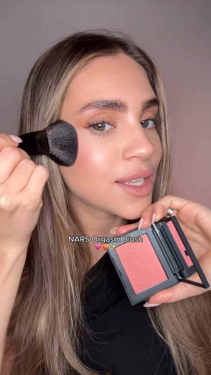 She’s an icon she’s a legend, nothing like the @narsissist ORGASM blush 🩷🍑 #NARSPartner #sunsetblush #narsorgasm #glowyblush