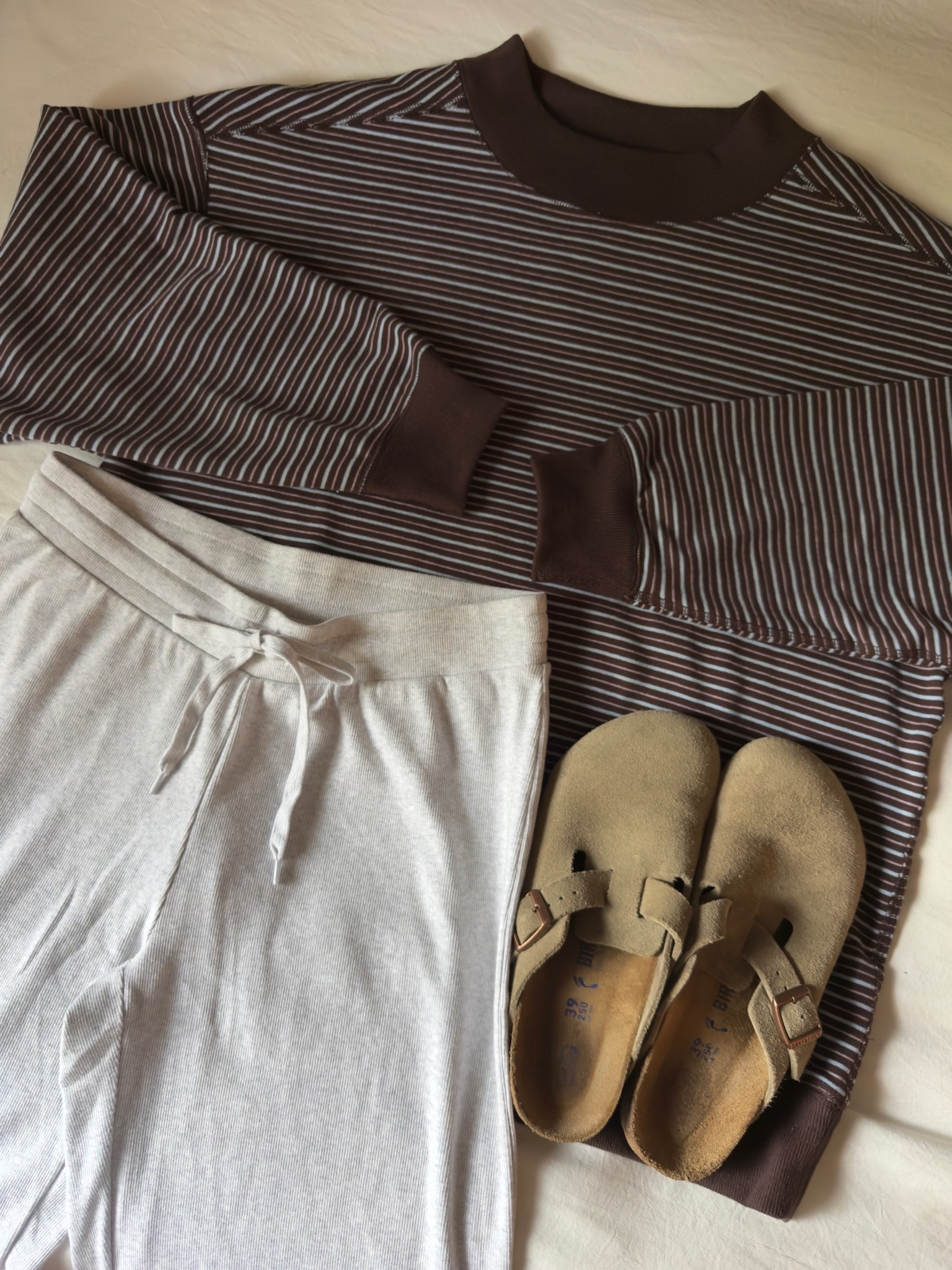 More inspo with this sweatshirt! 

#stripes #mockneck #abercrombie #comfy #cozy #fallfashion #fallaesthetic #outfitinspo

#LTKSaleAlert #LTKSeasonal #LTKootd