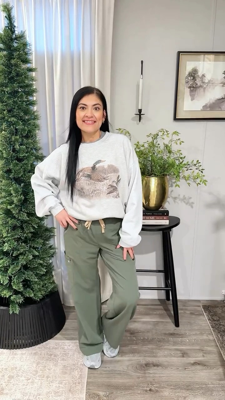 Shift fit: warm, comfy, efficient, and still cute! 🦆🩺🤍

#nurseoutfit #nurseootd #scrubsoftheday #scruboutfits #healthcareworker @wearfigs

#LTKWorkwear #LTKMidsize