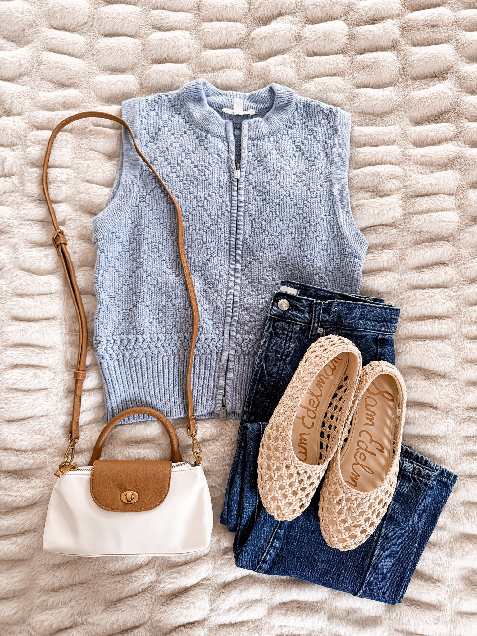 Ready to transition to fall with this sweater vest 😍🤎🍂

#LTKSaleAlert #LTKOver40 #LTKSeasonal