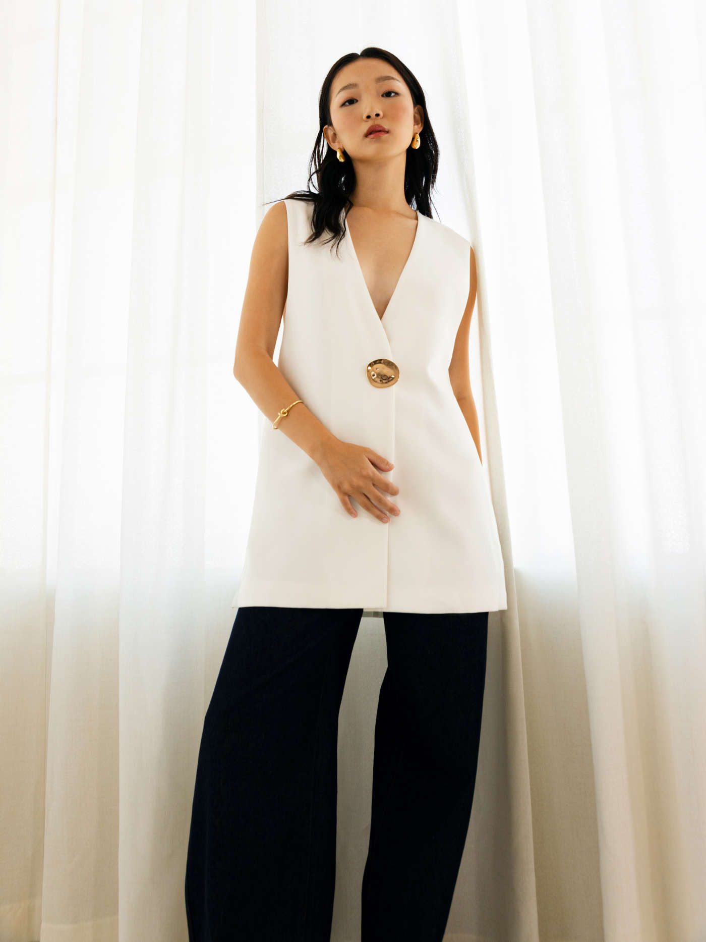 V-neck Solid Metallic Button Blazer Vest | Cider