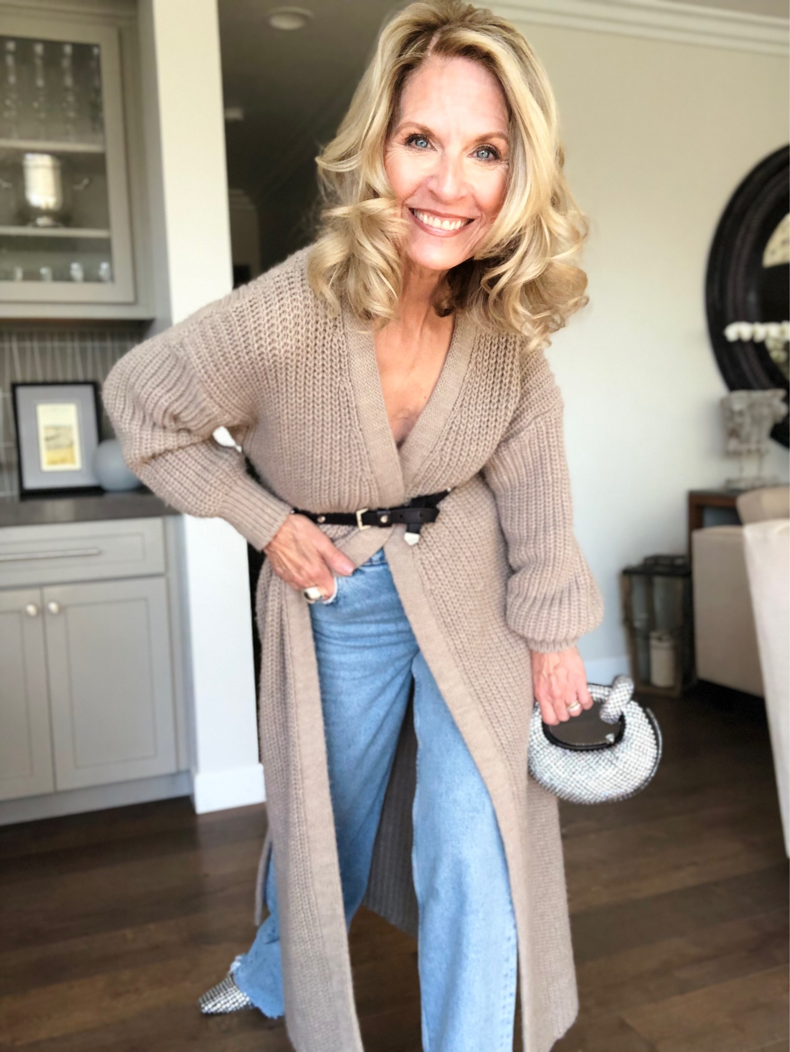 Oh you’ll never guess what I’m still wearing…and would you???

Yes sparkles are still in the wardrobe. And this time with super casual looks. Why NOT!

Lunch, brunch, coffee with a friend, early dinner. The list is long. I’m not going to wait until a holiday or special occasion to wear these fabulous heels or bag!

Happy Monday!

Follow me {Deborahsorlie} for more 50+ style inspiration.



#LTKstyletip