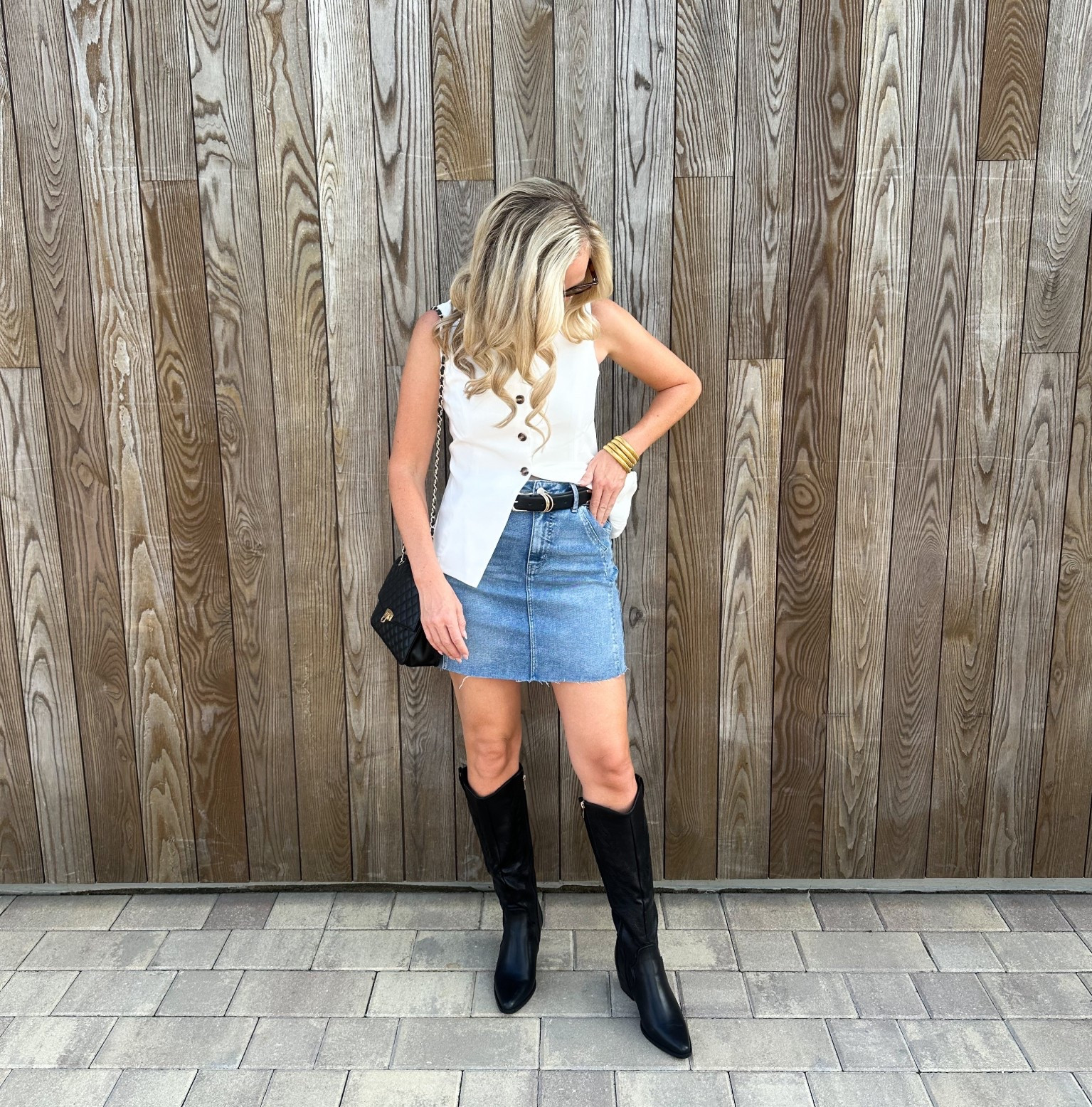 Had the best time at the Abercrombie denim party last night 🤠✨ but of course I showed up in all affordable fashion finds!

✔️ My new denim skirt is Walmart (size 6, runs true to size) — such a chic staple.
✔️ Paired it with a vest from Amazon (size small) that’s the perfect western-chic layer for fall.

Loved mixing high-end vibes with budget-friendly fashion — you don’t have to spend a fortune to look on-trend!

#AffordableFashion #WesternChic #WalmartFashion #AmazonFashion #AmazonFinds #WalmartFinds #BudgetStyle #AffordableStyle #WalmartOOTD #AmazonOOTD #DenimSkirt #FallOutfitIdeas #TrendyAndAffordable

#LTKFindsUnder50 #LTKCon #LTKSaleAlert