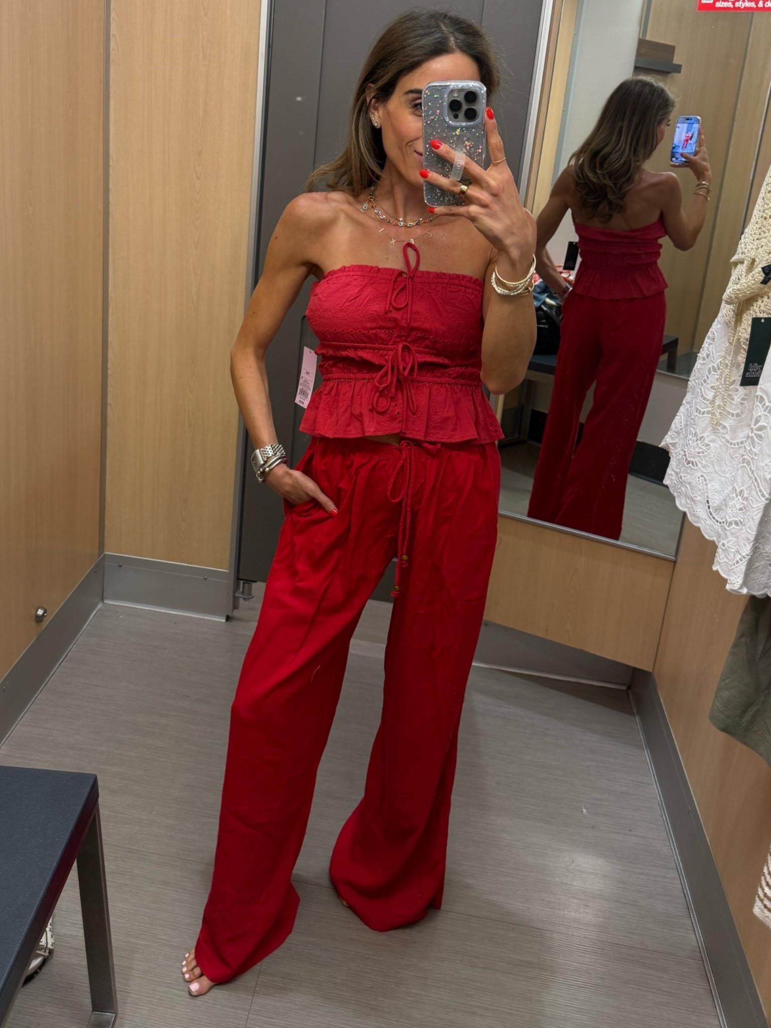 Super cute red strapless top with matching low rise linen pants size xxs 
Summer outfit idea

#LTKootd #LTKPetite