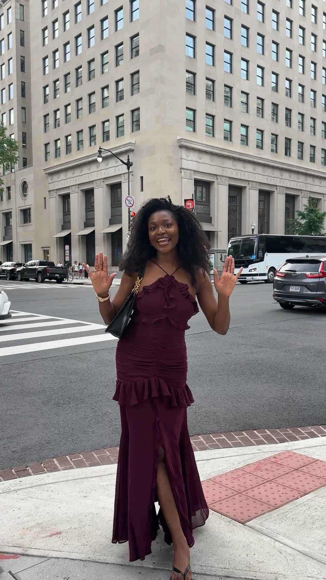 This ASTR the label maroon number was a Mother’s Day hit! The number of people who stopped me to tell me how much they loved it was so heartwarming 🥹 I’m wearing a M here but I’d say it runs a bit big 