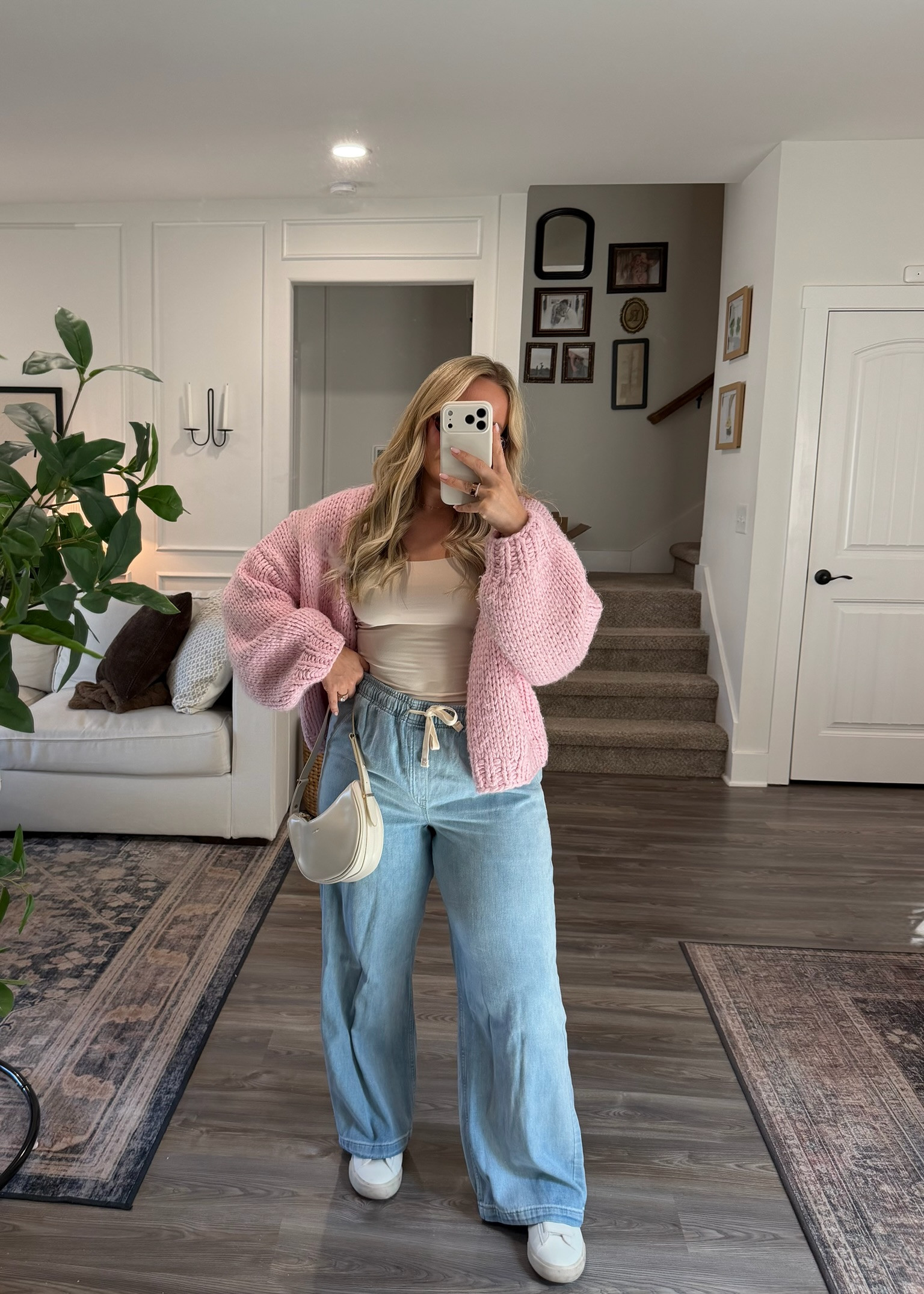 Easy & effortless spring outfit idea!  

 #LTKdayinmylife #LTKootd #LTKfitnessgoals