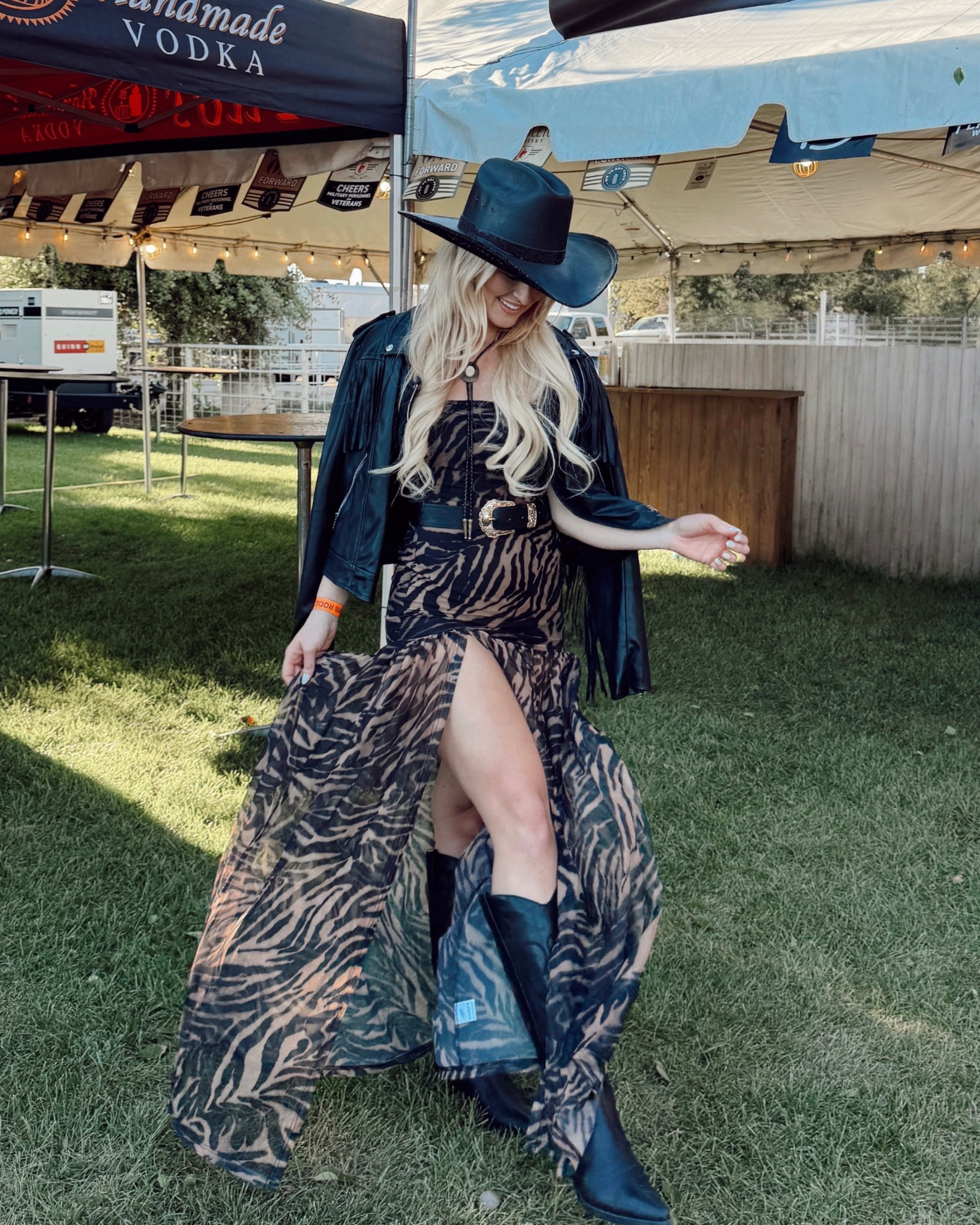 Western fashion
Rodeo outfit 
Country concert 
Maxi dress