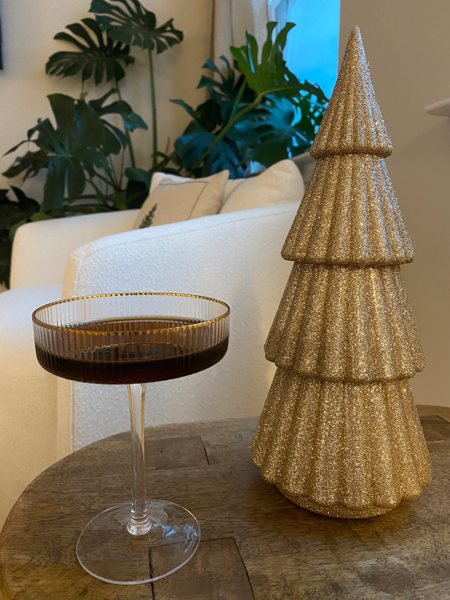 Elevate your at-home happy hour ✨ These gold-rimmed martini glasses from Amazon come in a set of four for under $50 — timeless, elegant, and perfect for entertaining.

#AmazonFinds #BarCartStyle #EntertainingAtHome #MartiniGlasses #HostessMustHave #HomeBar #AffordableFinds #LTKHome #GoldRimGlasses 🍸

#LTKFindsUnder50 #LTKSaleAlert #LTKHome