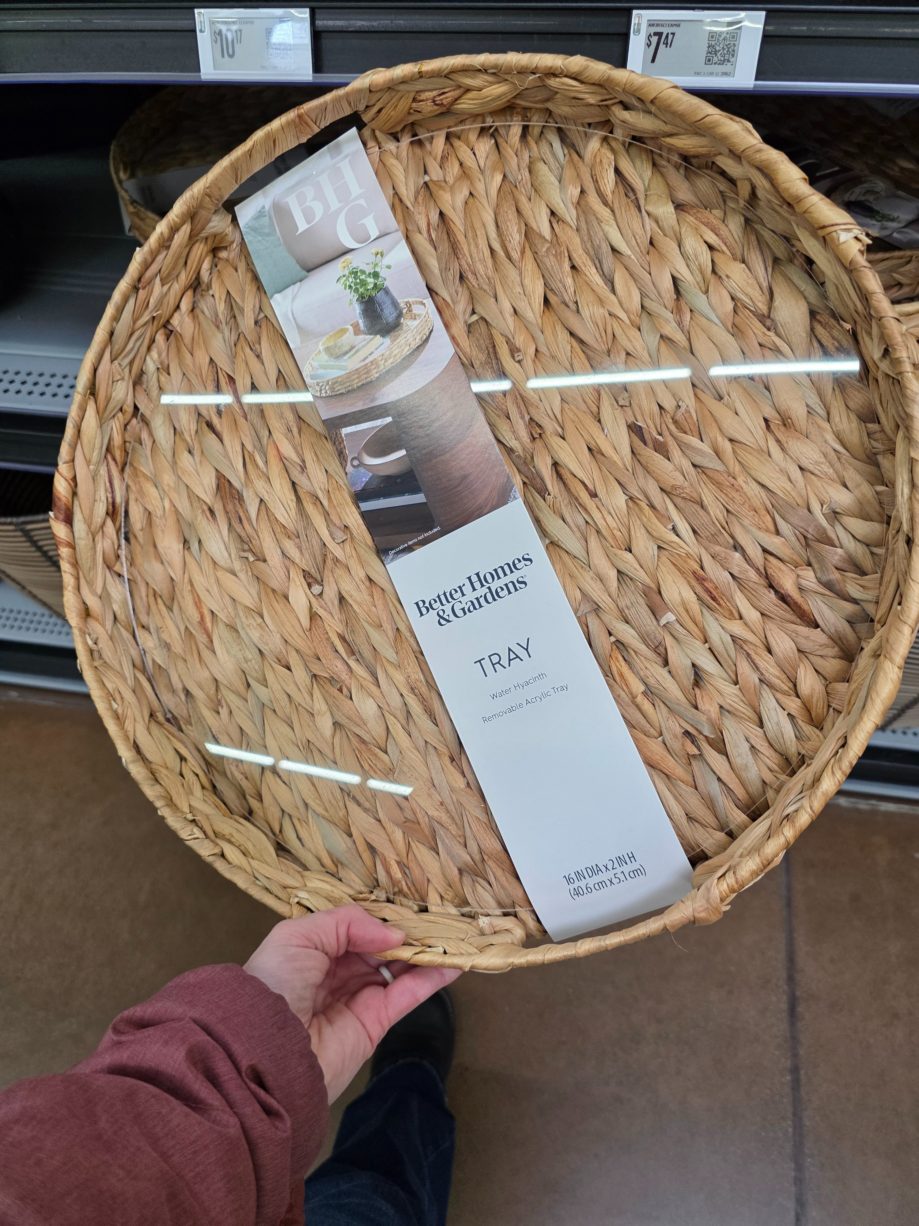Woven tray moment 🤎 This water hyacinth decorative tray adds instant texture and warmth to coffee tables, ottomans, and kitchen counters. The removable acrylic insert makes it as functional as it is pretty - perfect for styling candles, vases, books, or corralling everyday items. Easy, natural, and super versatile. #walmartfinds  

 #LTKHome