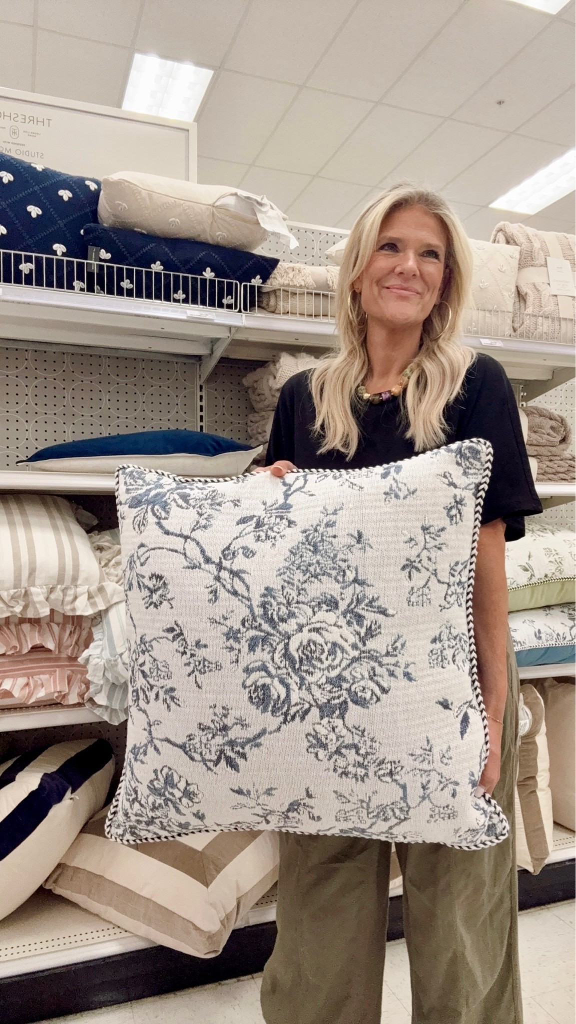 What a cute summer throw pillow for your couch! This would brighten up any living room🩵

#LTKHome #LTKSeasonal