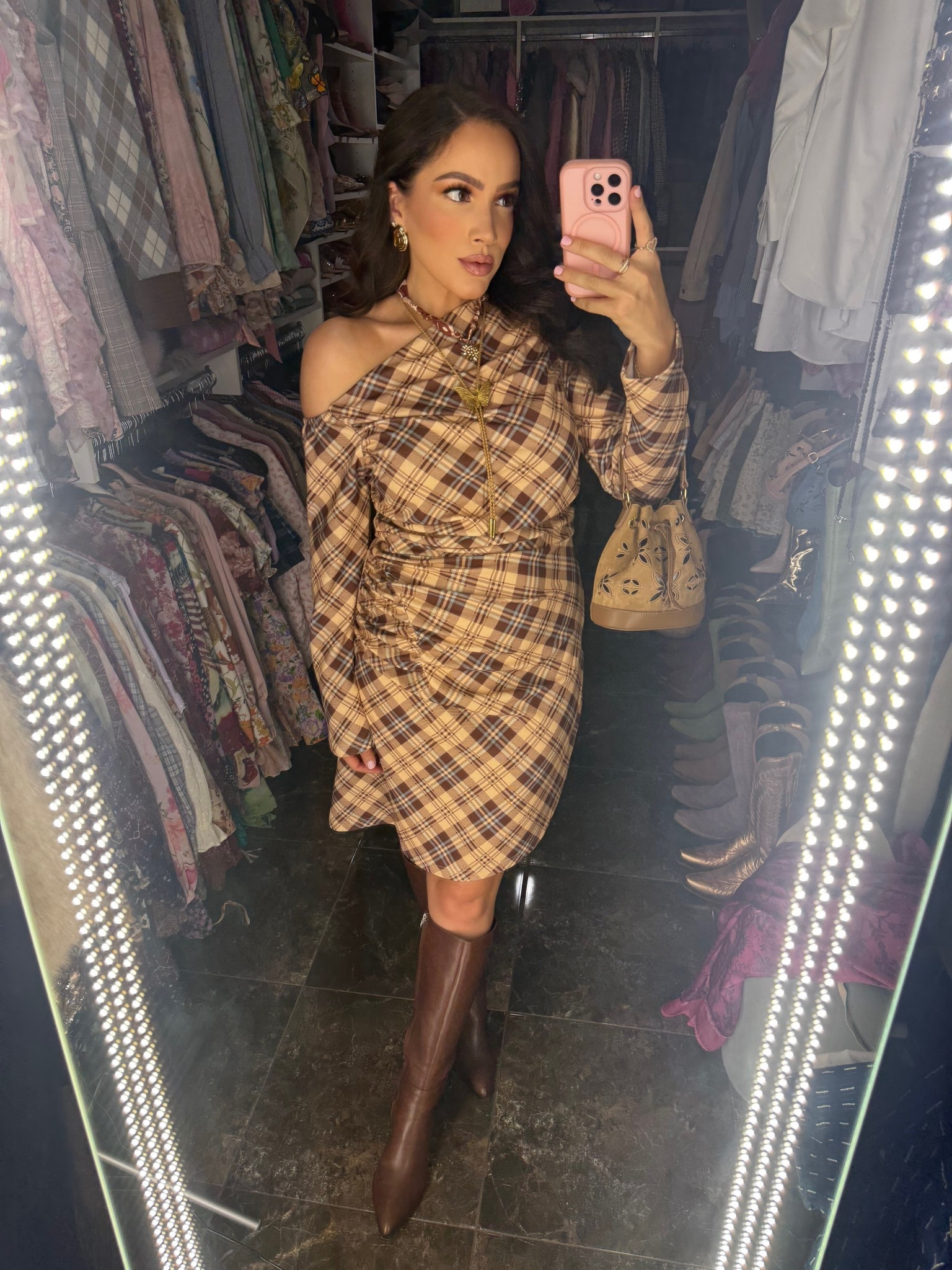 #fallfashion #plaid #familyphotos #glamd