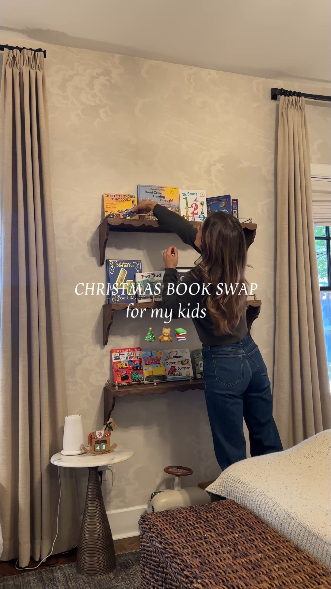 Seasonal shelves for the kids 