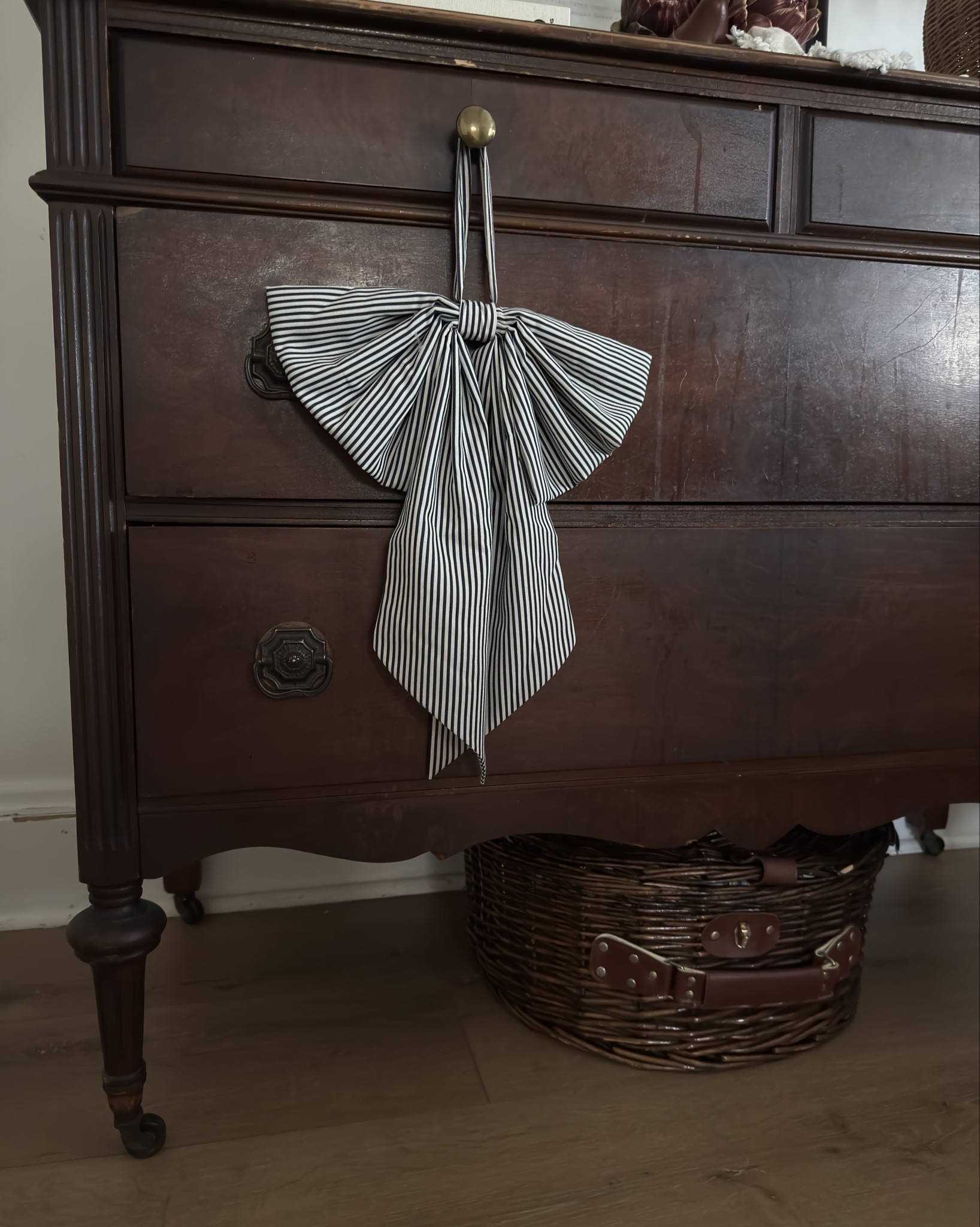 Living room views 

Home decor, vintage, living room,


#LTKHome