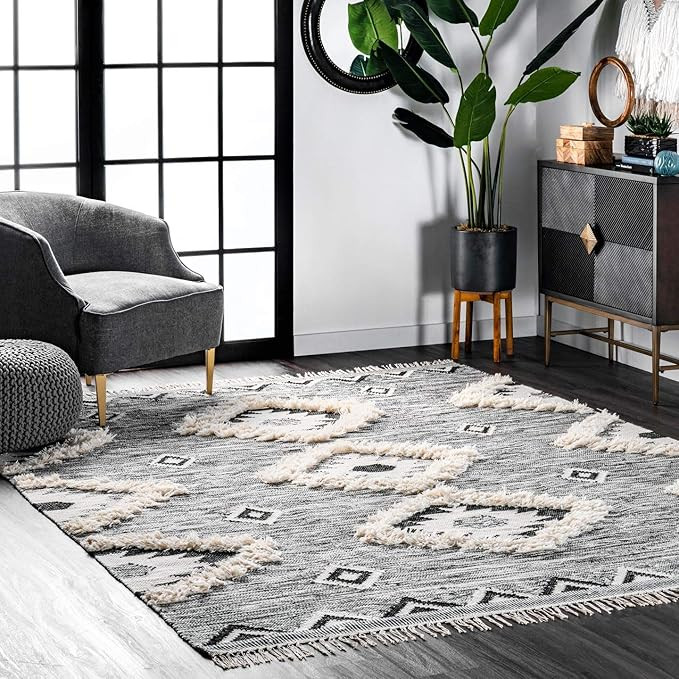 nuLOOM Savannah Moroccan Fringe Area Rug, 4' Square, Black | Amazon (US)