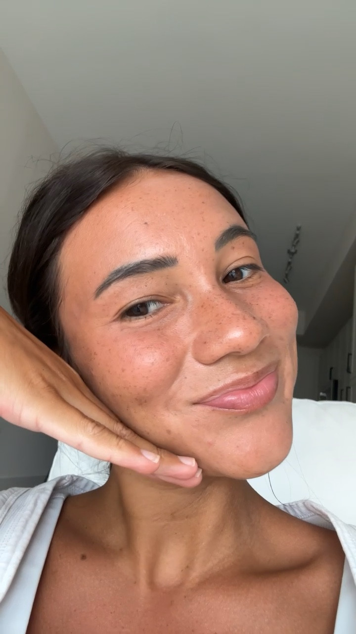Glowy makeup look 

#LTKGiftGuide #LTKSaleAlert #LTKBeauty