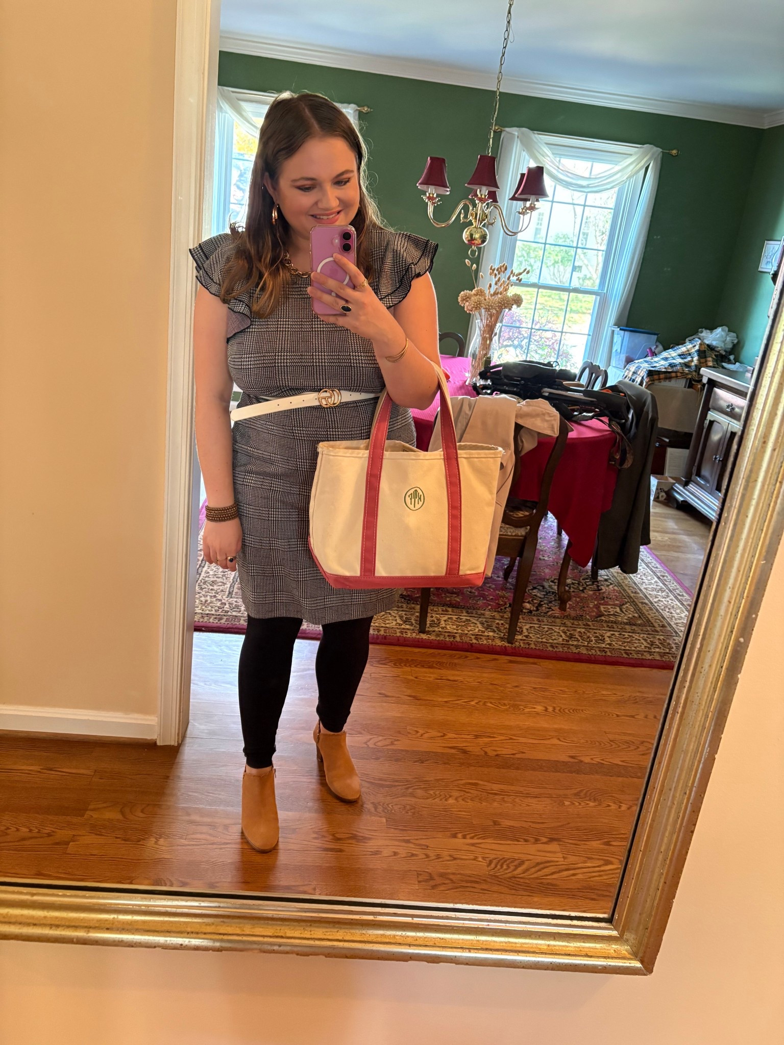 November 10, 2025 OOTD!

Tweed Dress • Houndstooth • Work Dress • Workwear • Business Casual Dress • Business Dress • Business Casual • Workwear Dress • Canvas Tote • Boat Tote • Houndstooth Dresss

#LTKootd #LTKMidsize #LTKWorkwear