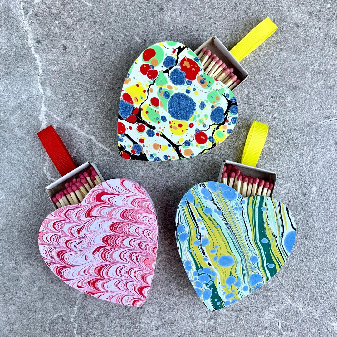 Gifts under 25, match box, heart matches box, unique matchbooks, matches, wedding favors for gues... | Etsy (US)