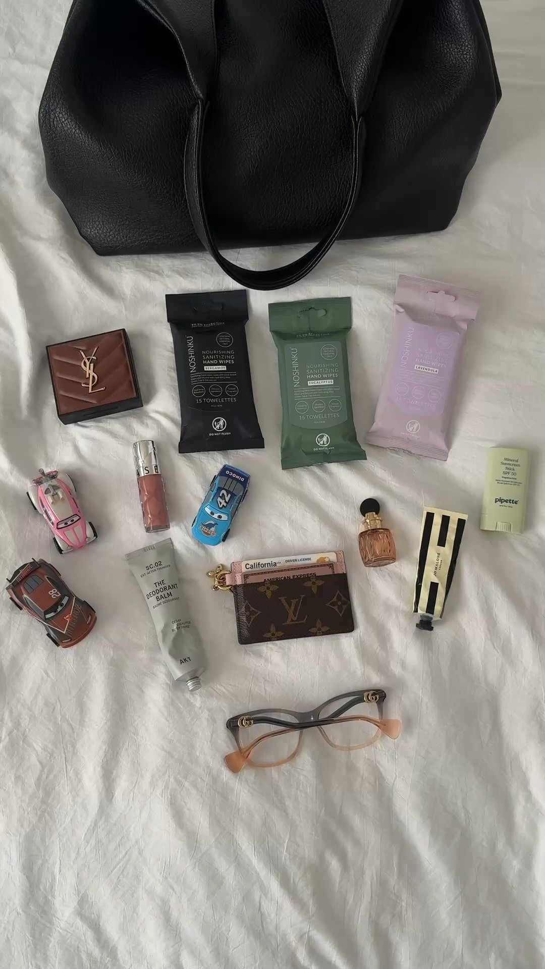 what’s in my bag ft noshinku hand sanitizing wipes 🫧

#LTKselfcare #LTKSpringSale #LTKmomlife