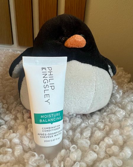 Hi everyone! Day 17 in the M&S beauty Christmas advent calendar we got the matching Philip Kingsley moisture balancing hair conditioner to yesterday’s shampoo (linked on yesterday’s post). 



#LTKbeauty #LTKHoliday #LTKstyletip