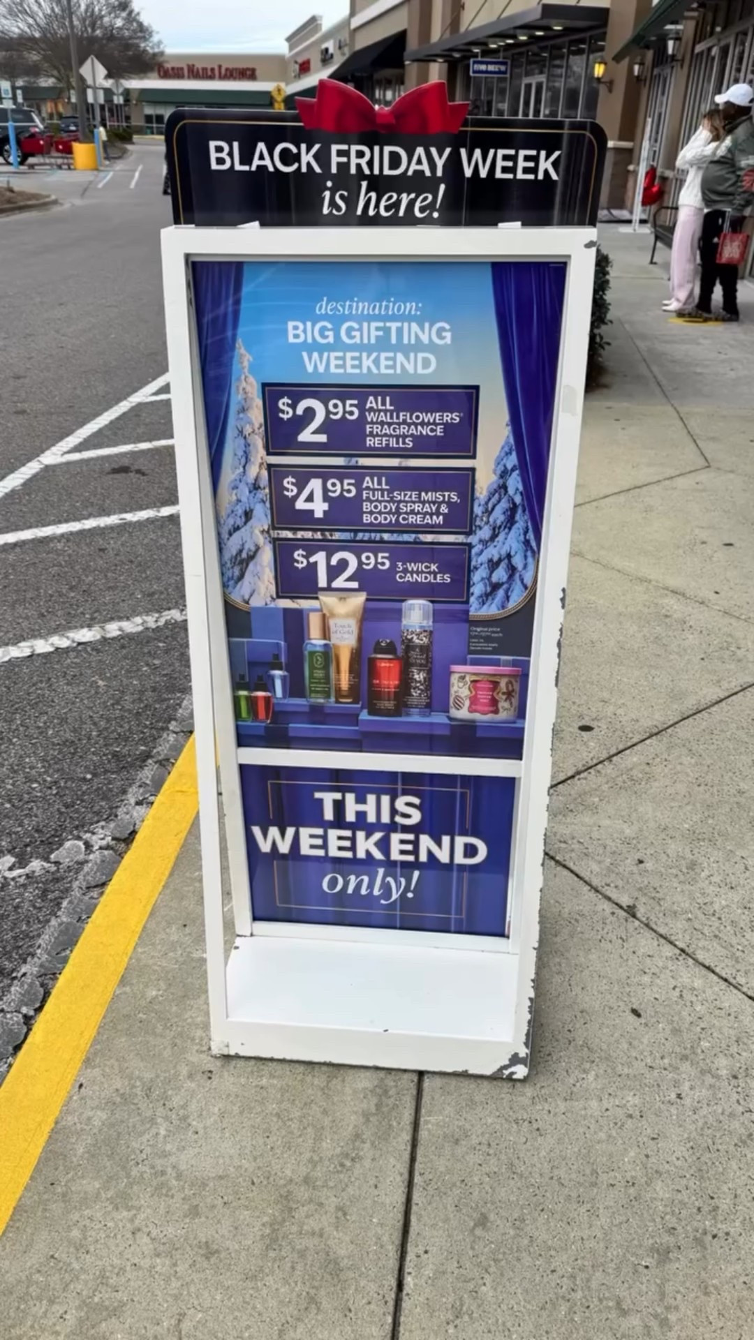 Bath and Body Works Sale this weekend only! Here are so of the cute things I found. Time to go grab some wall scents for $2.95 each. 

#Nutcracker #scent #holiday #christmas #bathandbodyworks