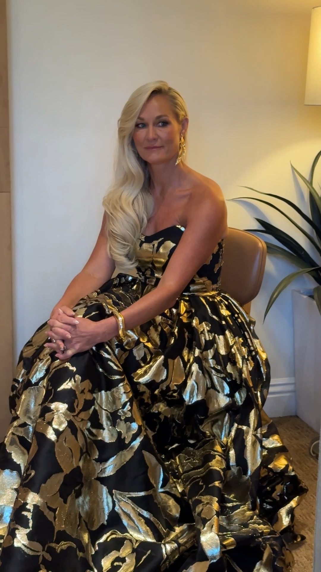 Calling all mother of the brides!!! This was the most chic MOB dress ever. An absolute slay. Would also be great for a very formal black tie wedding. Unfortunately they discontinued this exact dress but linking others that I think would be great 

#LTKStyleTip #LTKWedding