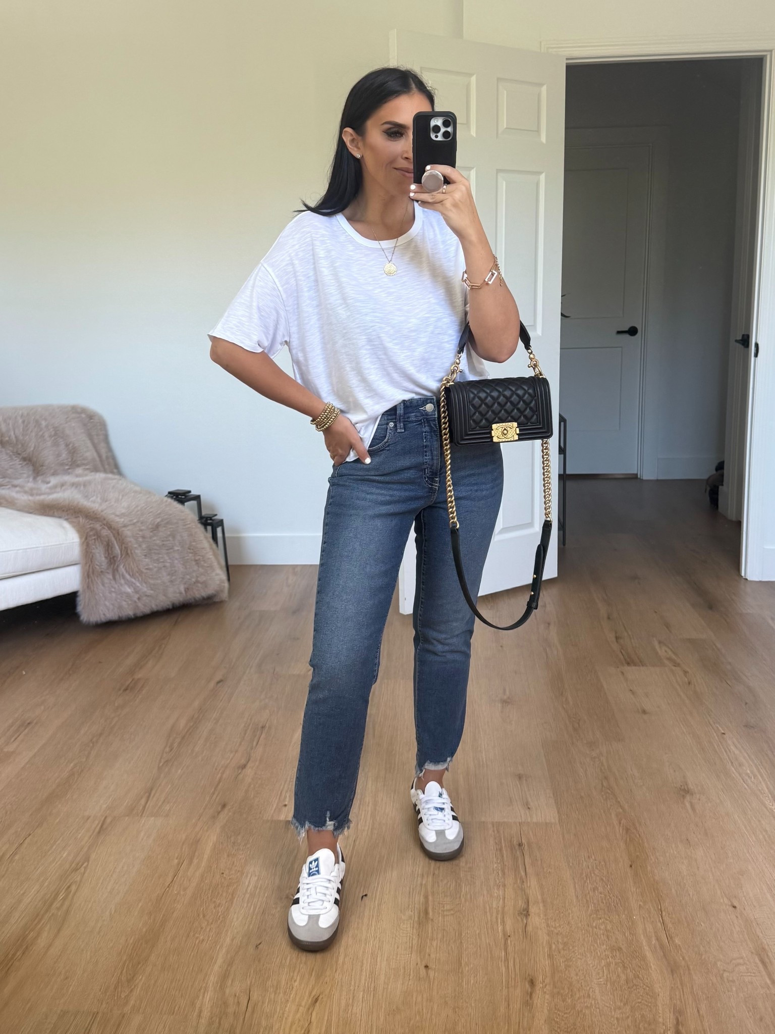 Time and Tru Women’s High Rise Jeans. Sofi Vergara tshirt