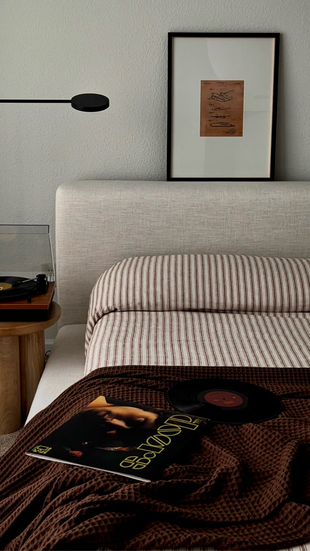 Fall is not a season here, it’s a way of life🍂🪾🤎

Comment “shop” for links.

Follow @haus.of.wang for more home decor ideas and finds from our Haus to yours.

-

Minimalist home essentials, Home decor, interior design, scandi home, japandi home, japandi interior, slow living, slow lifestyle, cozy vibes, cozy home #fallaesthetic