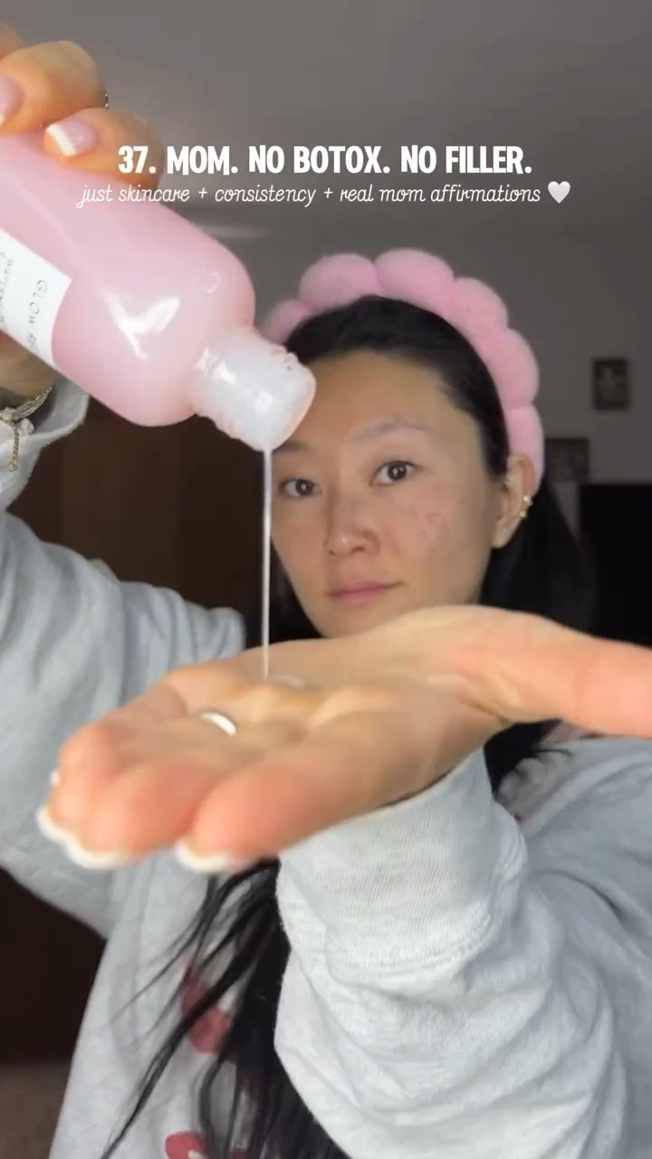 In case you needed to hear this today & my morning skincare routine as a 37 year old sahm ❤️

#relatablemom #momsover30 #matureskin #amskincare