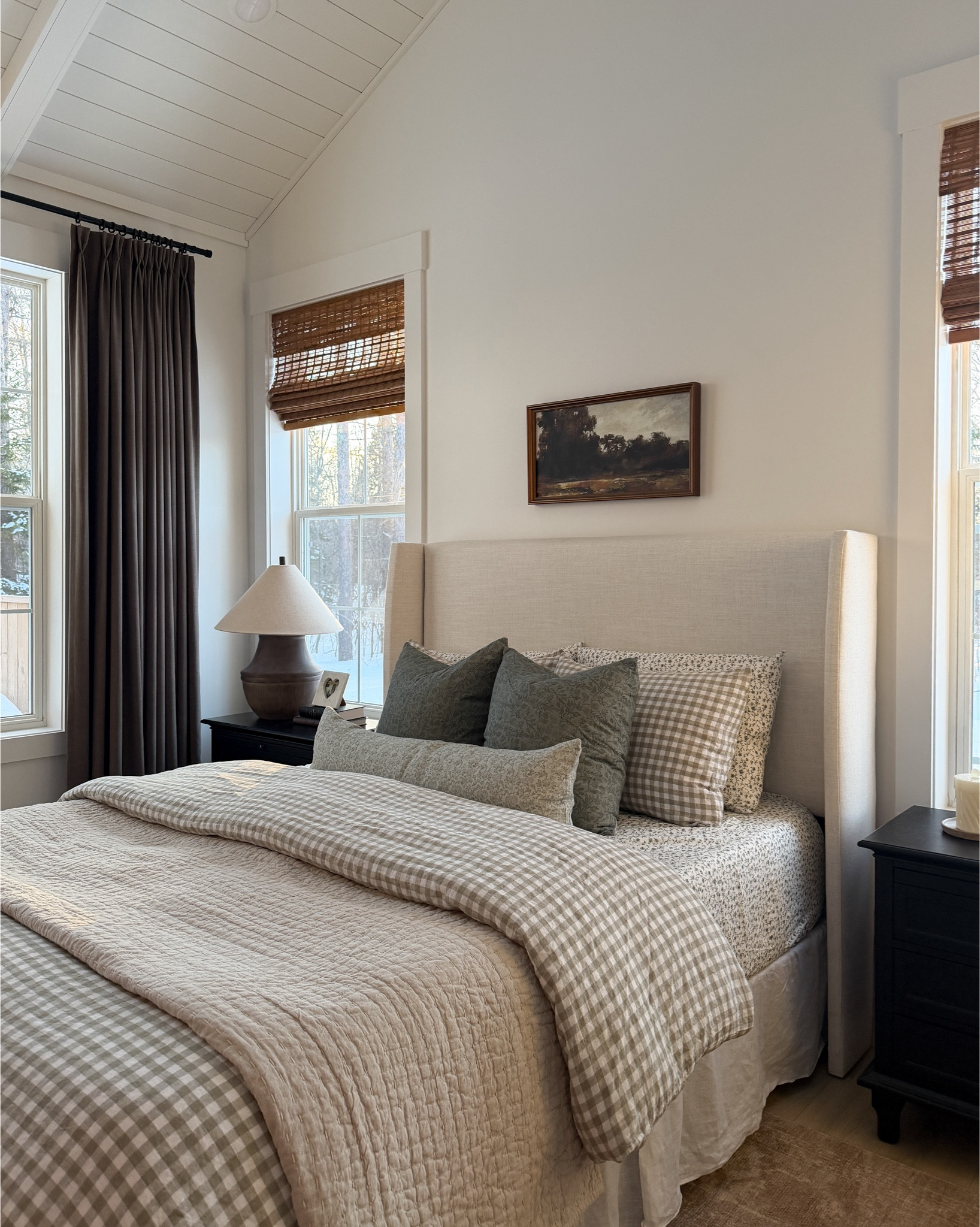 The easiest refresh after the longest winter: fresh @onequince sheets + duvet cover = the perfect little pattern mix for spring 🤍

#LTKHome #LTKSeasonal