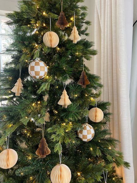 Pre lit Christmas tree, neutral tone ornaments - holiday decor 

#LTKSeasonal #LTKHoliday #LTKhome