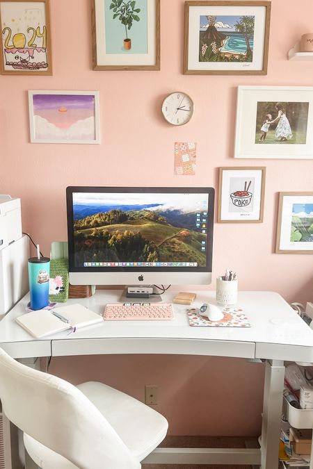 Clean, cozy and cute workspace