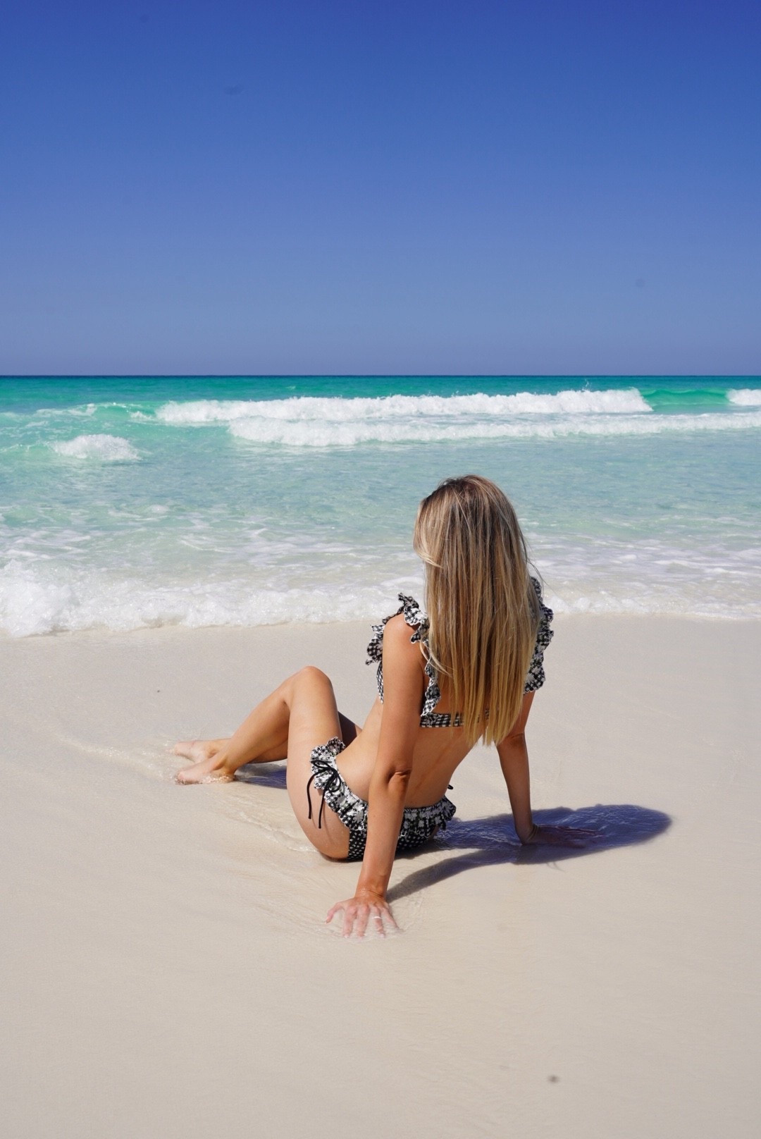 Love this feminine black and white gingham bikini

#LTKPetite #LTKSwim #LTKTravel