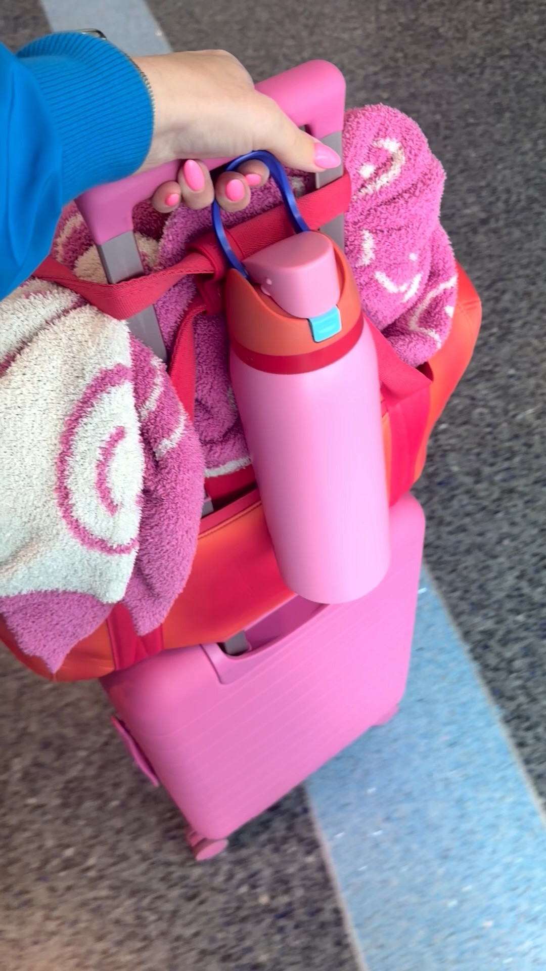 Obsessed with this new carry on in shocking pink!!! 🌷❄️🌷❄️🌷❄️ 

Duffle is old from Beis! 


#LTKTravel #LTKdayinmylife #LTKSaleAlert