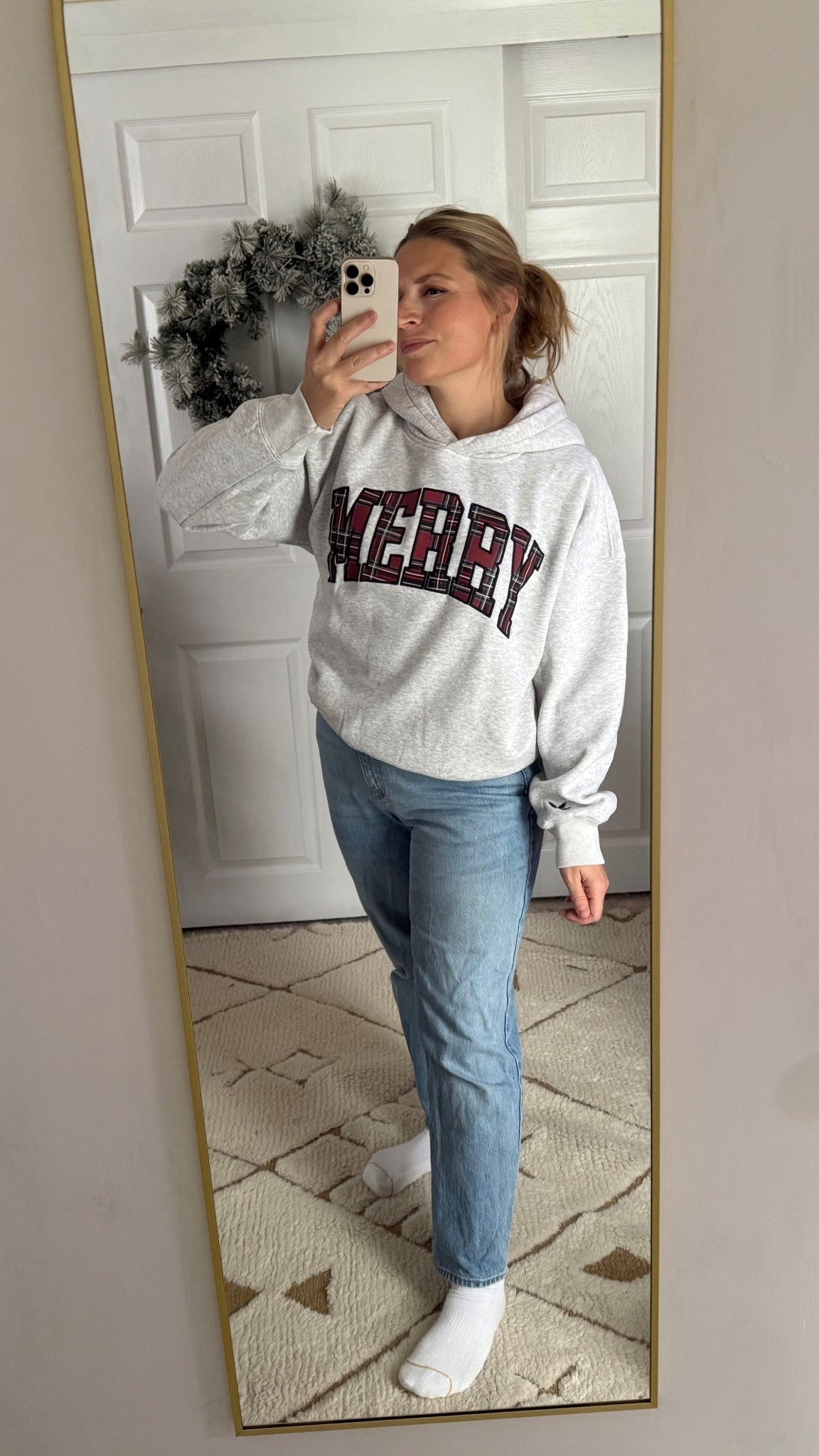 Cute Christmas sweatshirt 🎅 wearing a size M 

Holiday sweatshirt, Christmas hoodie, affordable Christmas fashion, holiday top, casual holiday fashion 

#LTKHoliday #LTKFindsUnder100