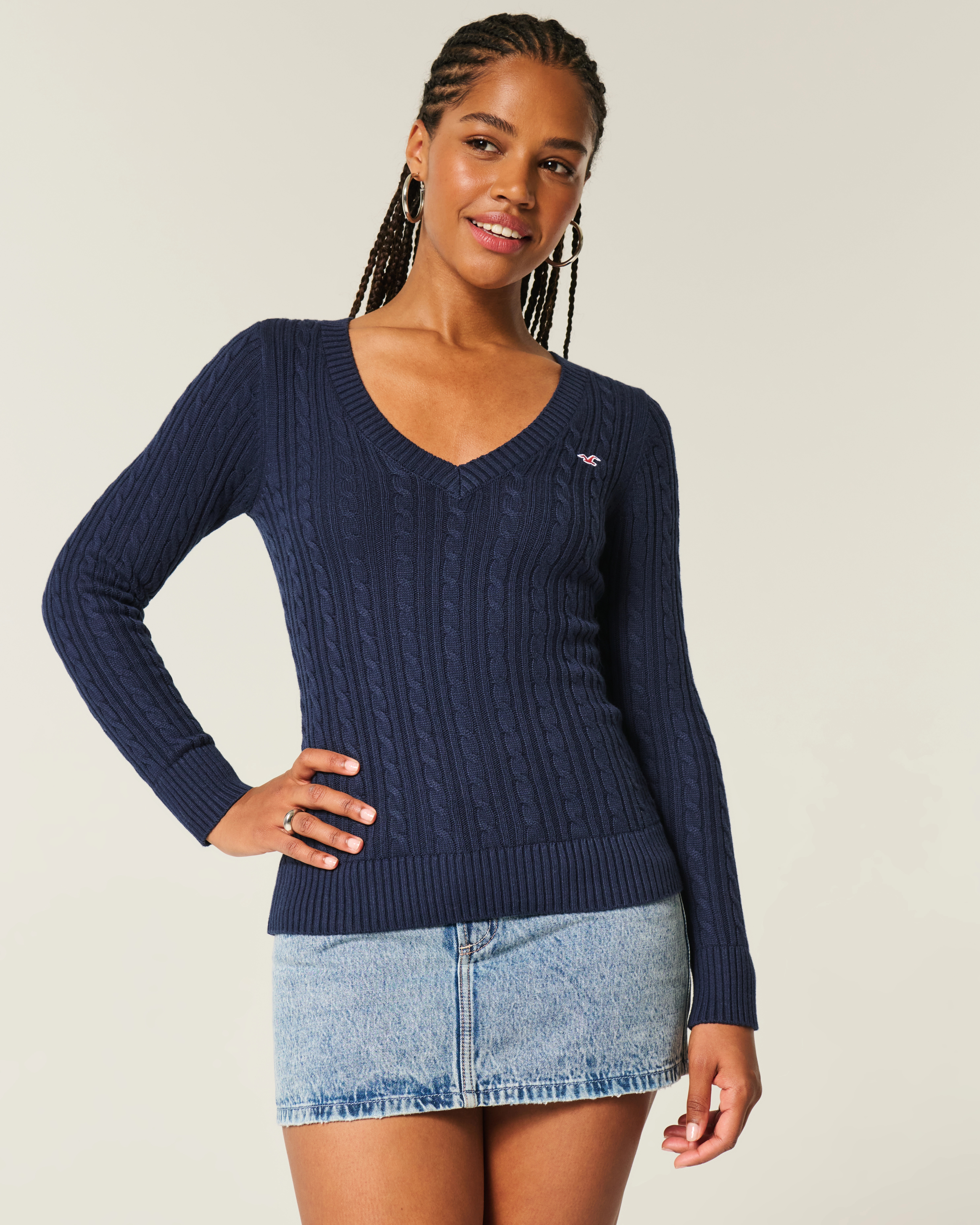 Cable-Knit Icon V-Neck Sweater | Hollister (US)