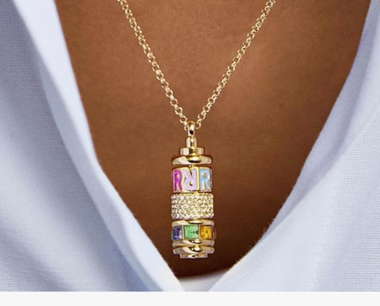 BaubleBar Initial Spinner Charm Necklace

This charm necklace is designed for the modern woman who values personalization and self-expression.

#LTKootd #LTKTravel #LTKWorkwear