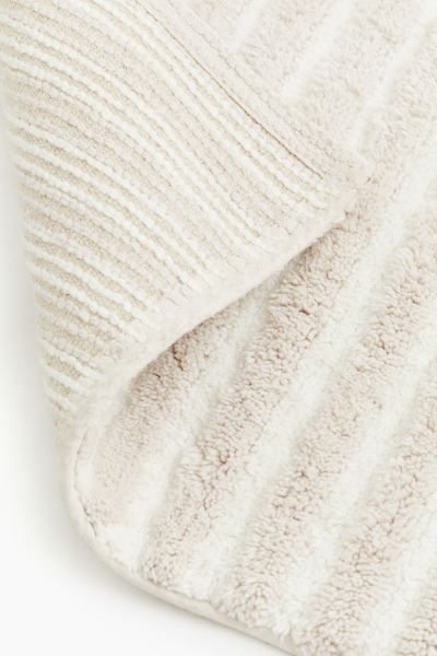 Tufted Cotton Bath Mat | H&M (US + CA)