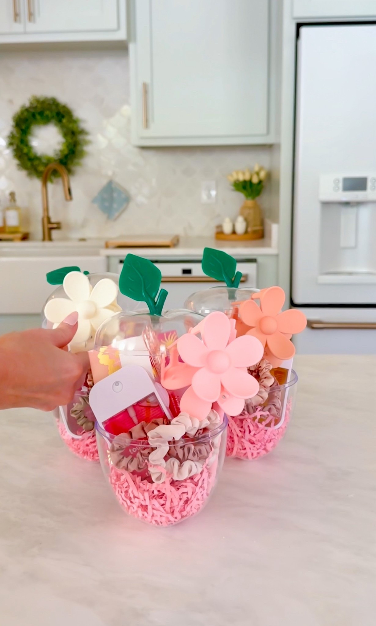 Teacher appreciation week gift idea!
Fill these Apple containers with beauty products, office supplies, gift cards, and more! 





Teacher gift 
Amazon finds 
Thoughtful gifts 
Gifts for her 

#LTKmomlife #LTKKids #LTKSeasonal