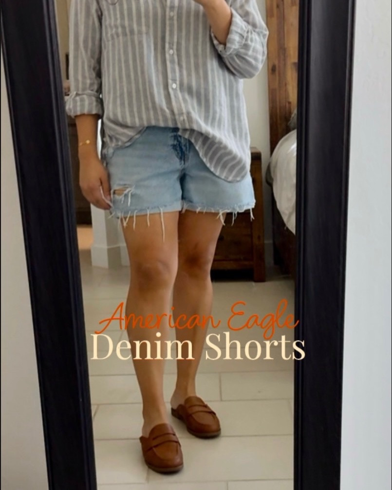One pair of shorts, three summer outfits ☀️🌻

These AE shorts have quickly become a staple in my closet and will definitely be on repeat all summer long. 🤍

🔗 You can shop them through my link in bio!

@americaneagle #AECommunity #AmericanEagle #SummerStyle #DenimShorts #MomStyle