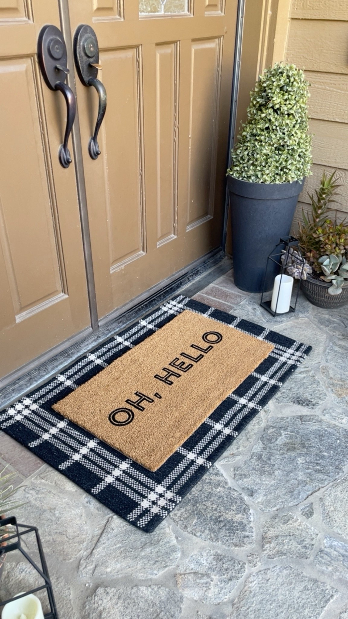 Summer front entry with new layered outdoor mats from Target! Love the modern farmhouse vibes this look is giving!

#LTKHome #LTKmorningroutine