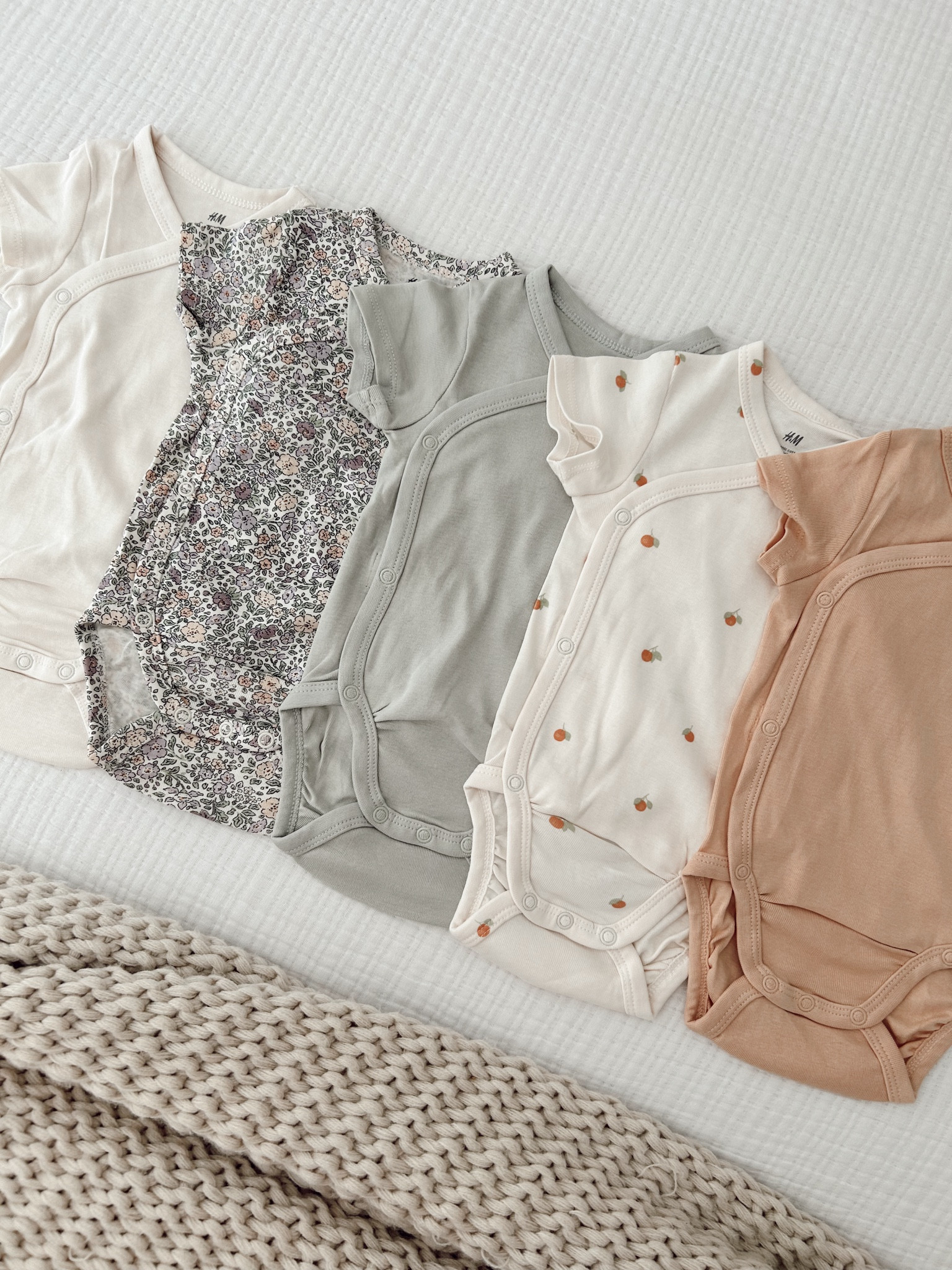 must have purchase - these onesies are the very best + super affordable! 

#hm #handm #babygirl #genderneutral #daughter #boy #babyboy #pregnant #onesies #babyoutfit #babyclothes #littlesis #affordable #colors #baby #maternity #bump 

#LTKKids #LTKBaby #LTKBump